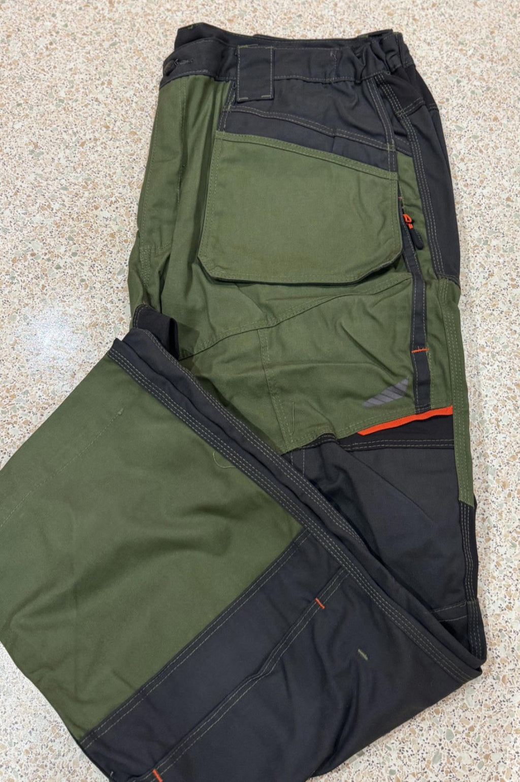 Portwest Holster Work Trousers 46 W x 31-33"L Grey /Green Wx3 with Kneepads S156