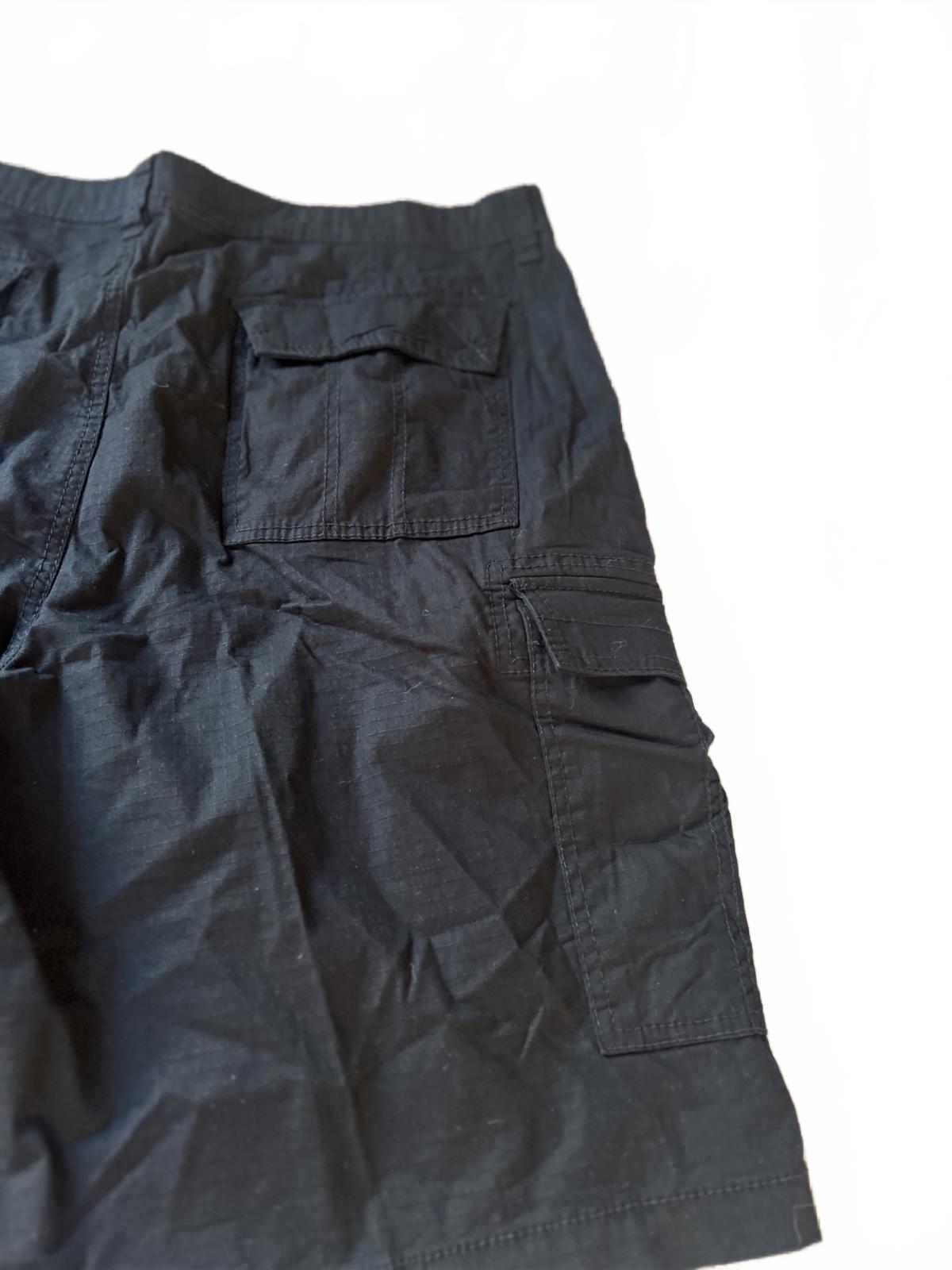 Unionbay black cargo shorts, size 40” waist