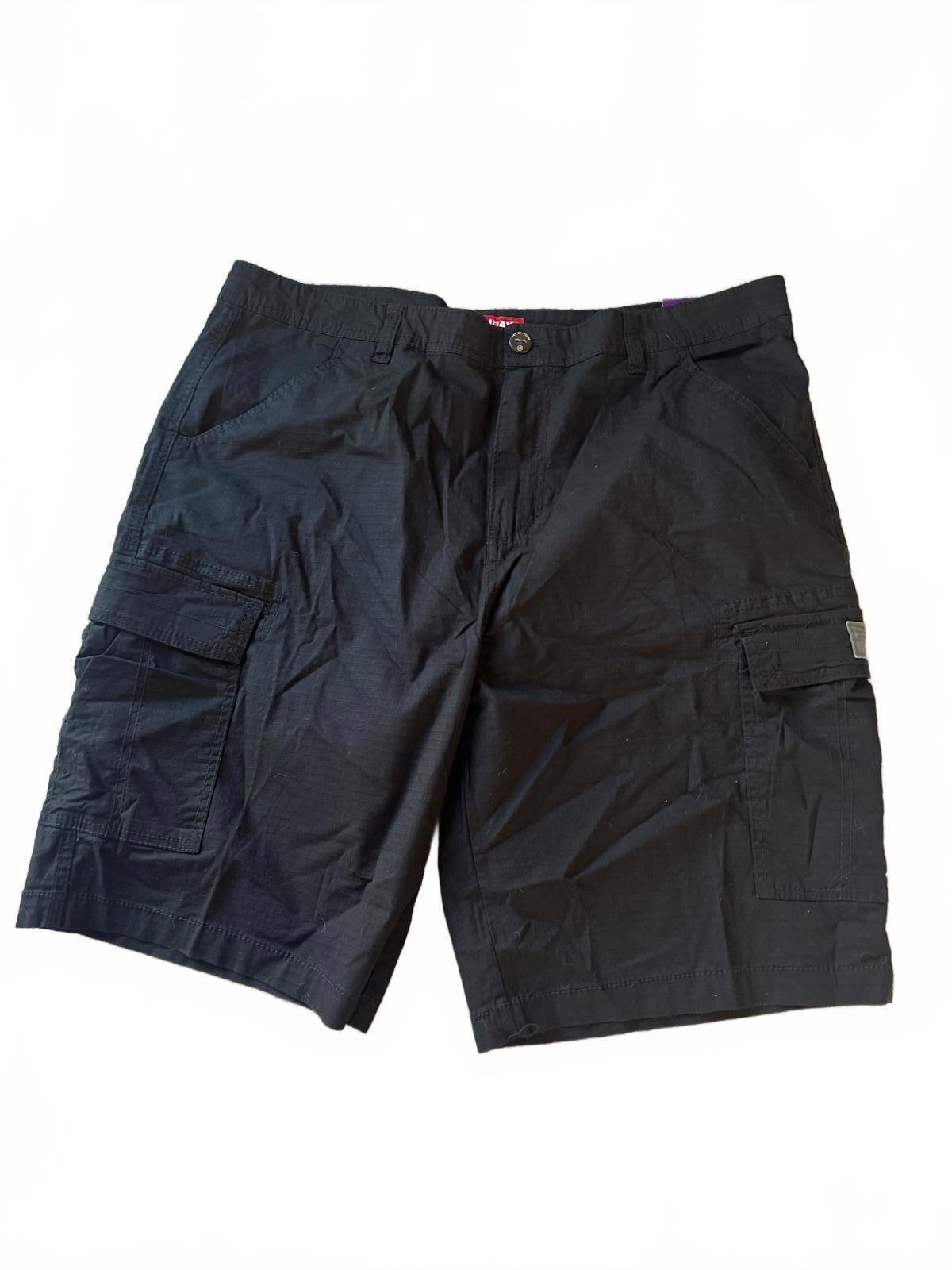 Unionbay black cargo shorts, size 40” waist