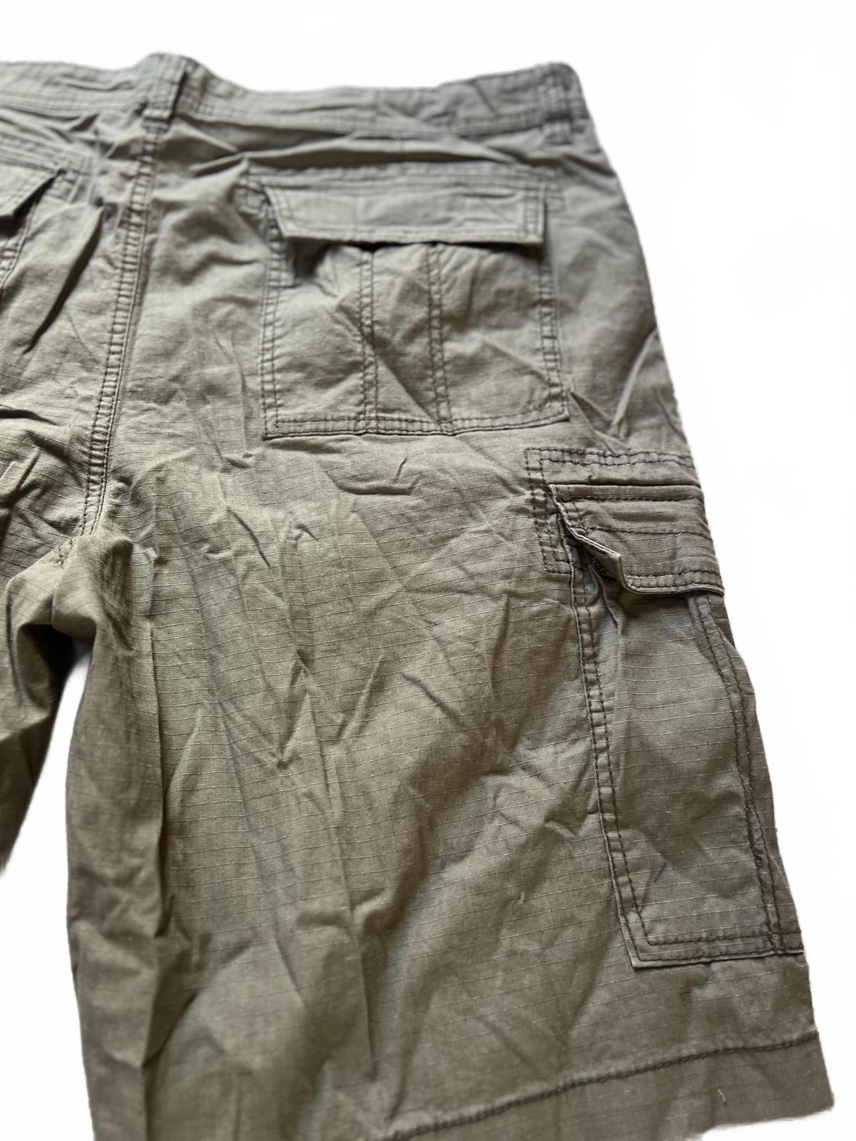 Unionbay Green cargo shorts, size 38” waist