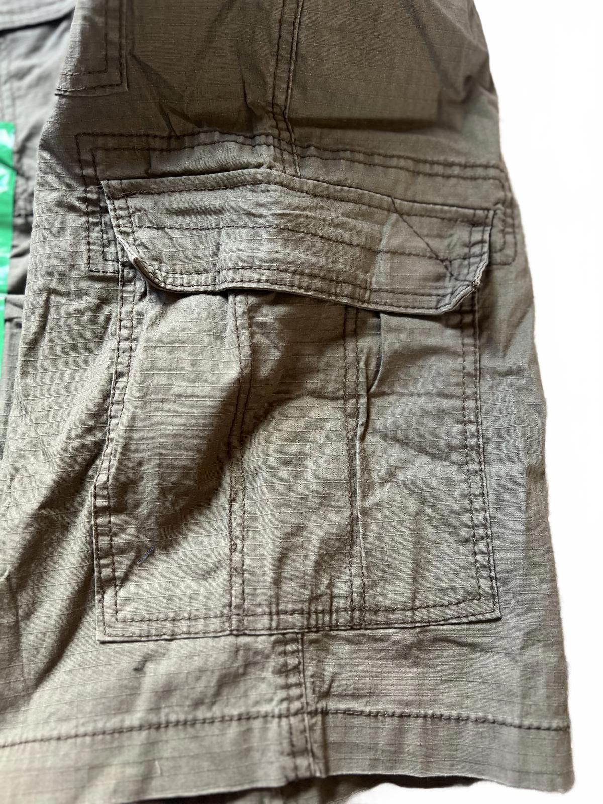Unionbay Green cargo shorts, size 38” waist
