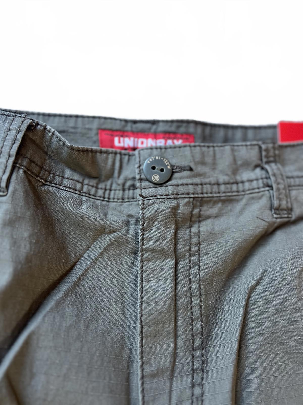 Unionbay Green cargo shorts, size 34” waist