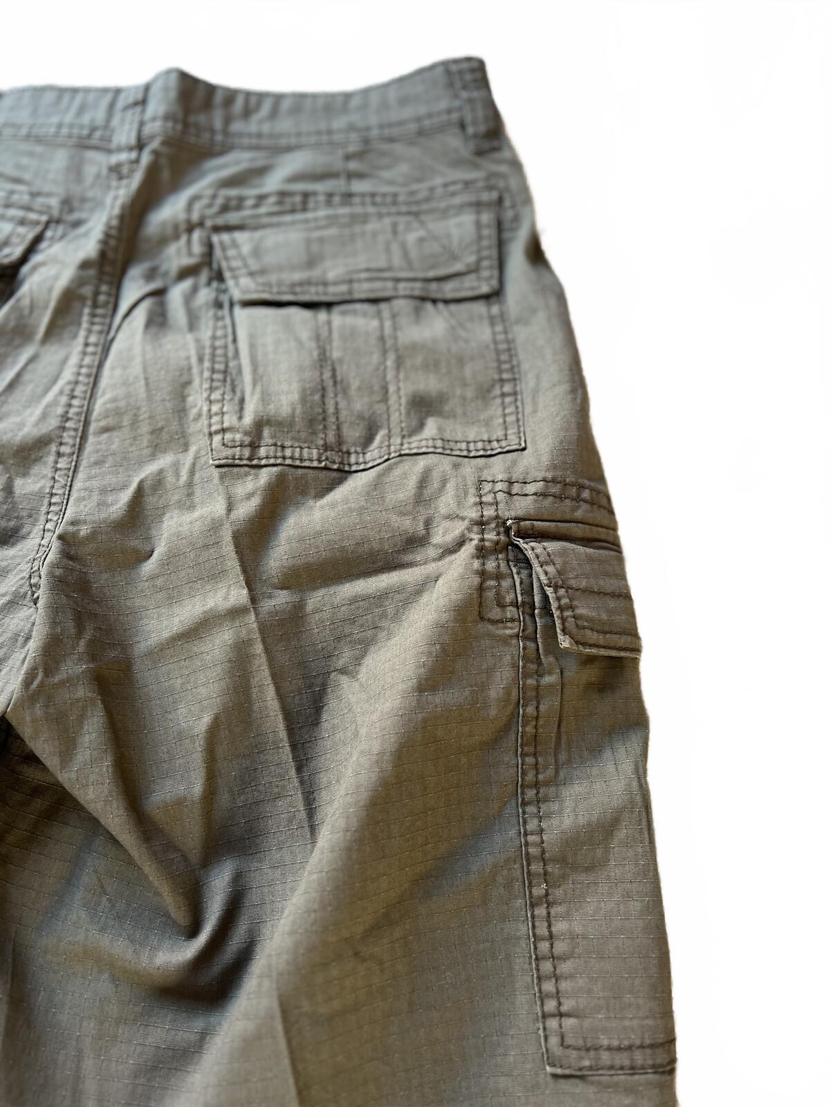 Unionbay Green cargo shorts, size 32” waist