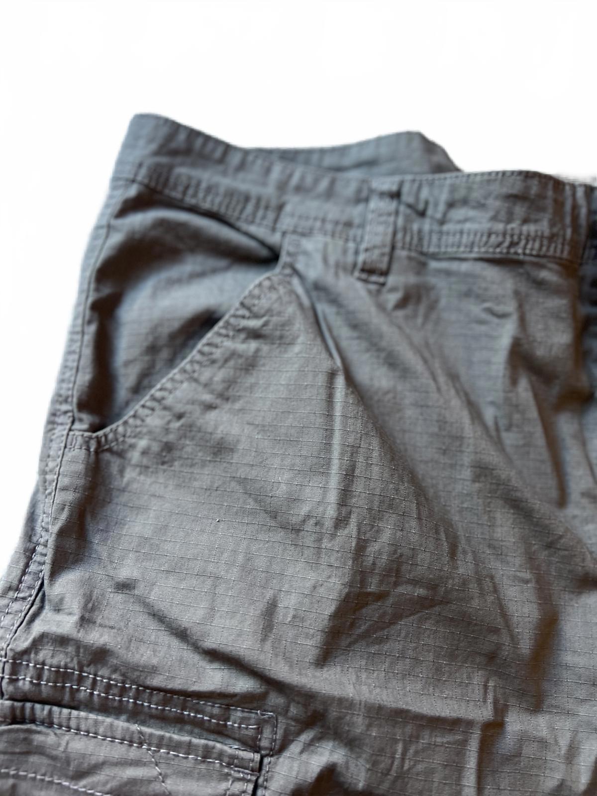 Unionbay grey cargo shorts, size 40” waist