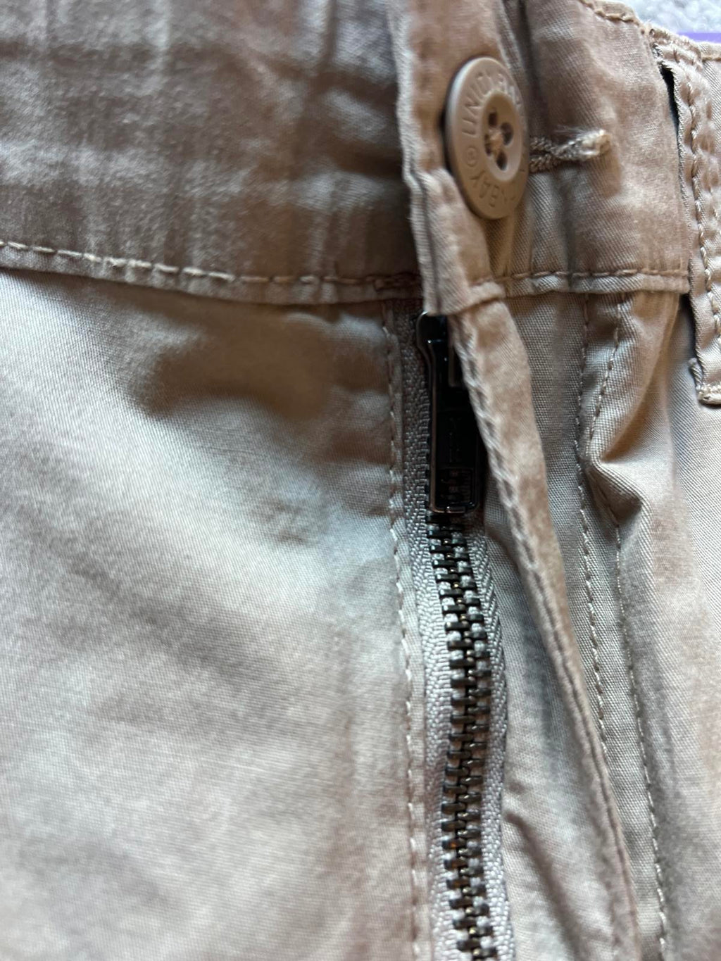 Unionbay tan cargo shorts, size 30” waist