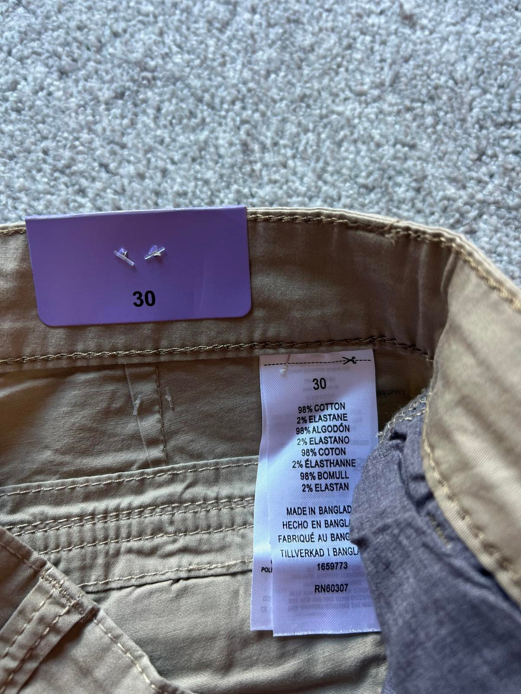 Unionbay tan cargo shorts, size 30” waist