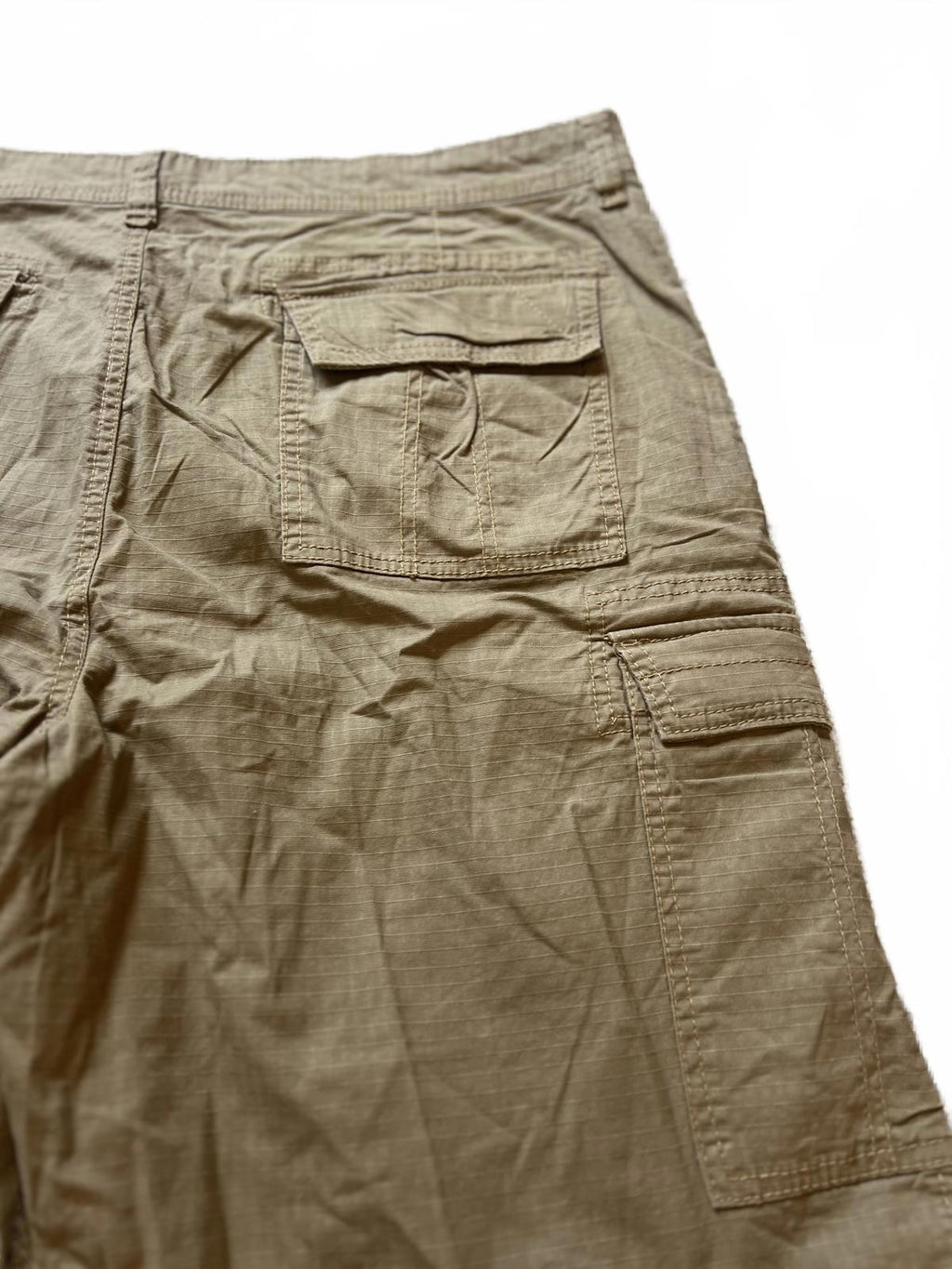 Unionbay tan cargo shorts, size 40” waist
