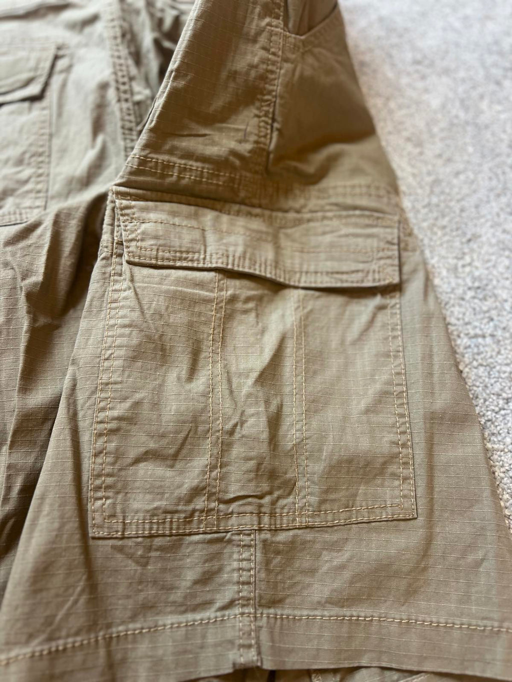Unionbay tan cargo shorts, size 40” waist