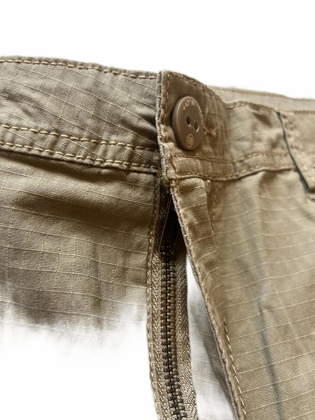 Unionbay tan cargo shorts, size 40” waist
