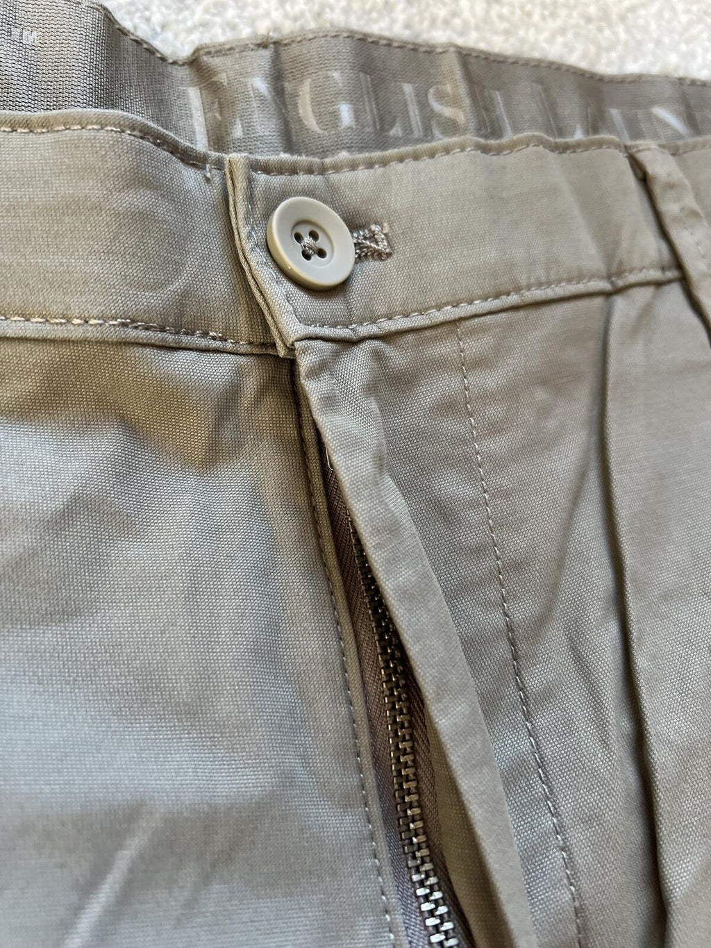 English Laundry khaki flat front chinos, size 40” x 30”