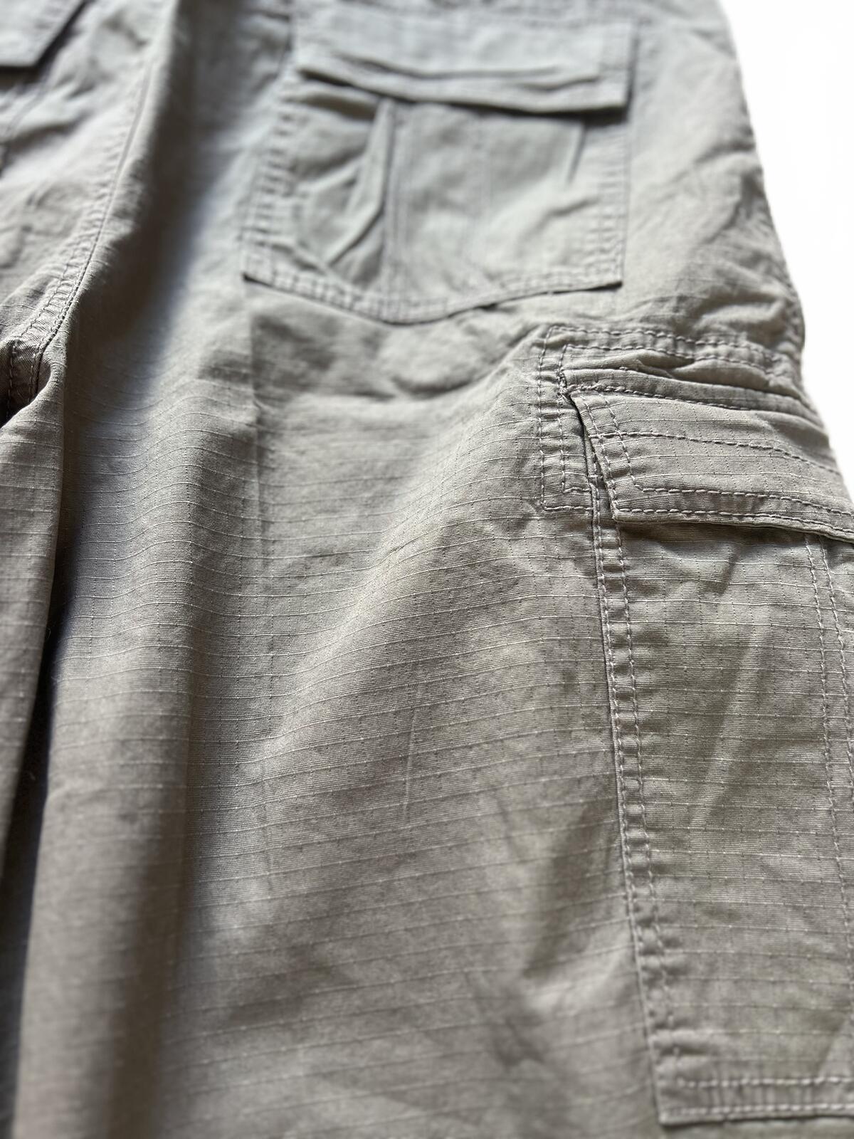 Unionbay grey cargo shorts, size 34” waist