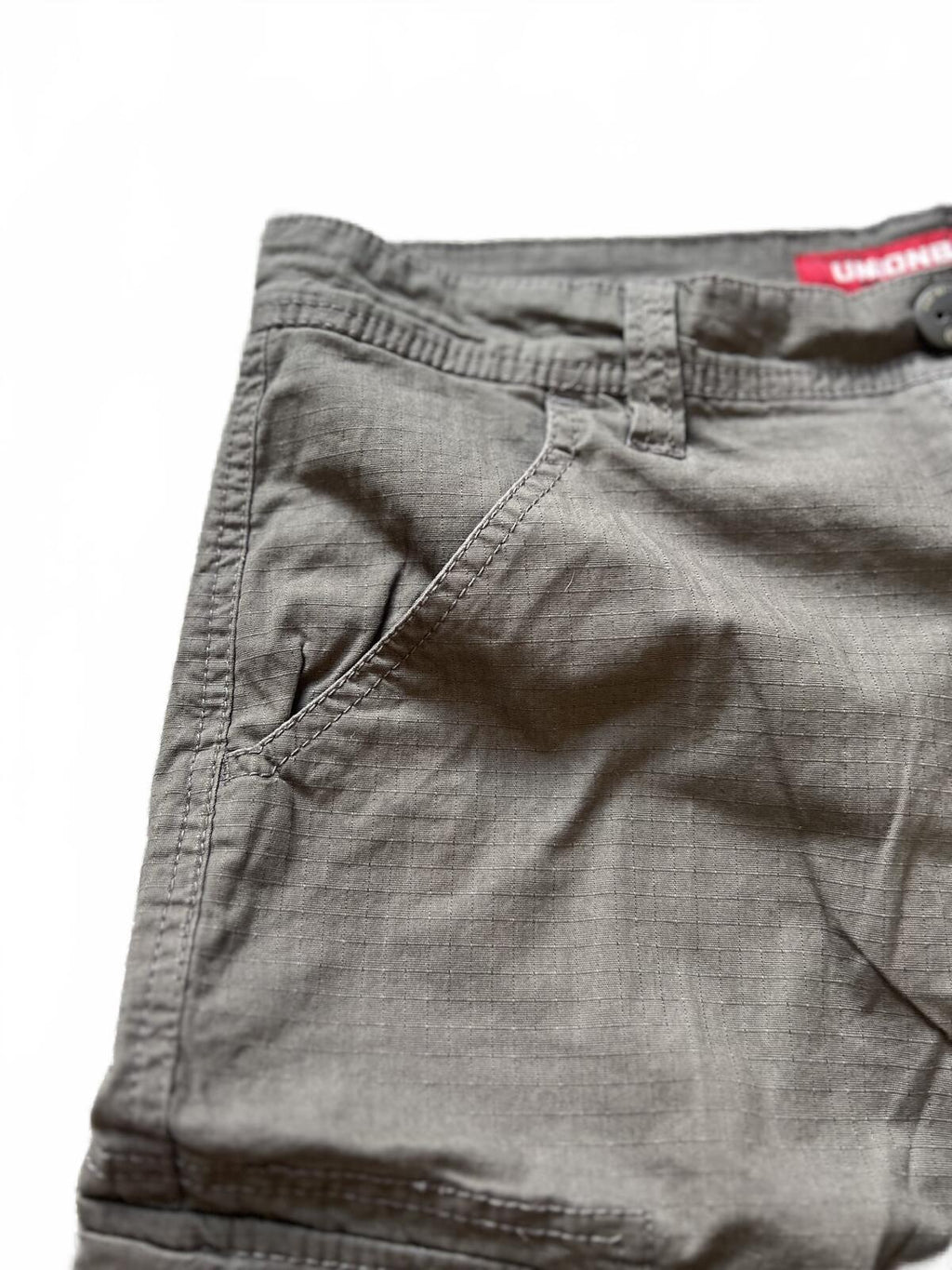 Unionbay grey cargo shorts, size 32” waist