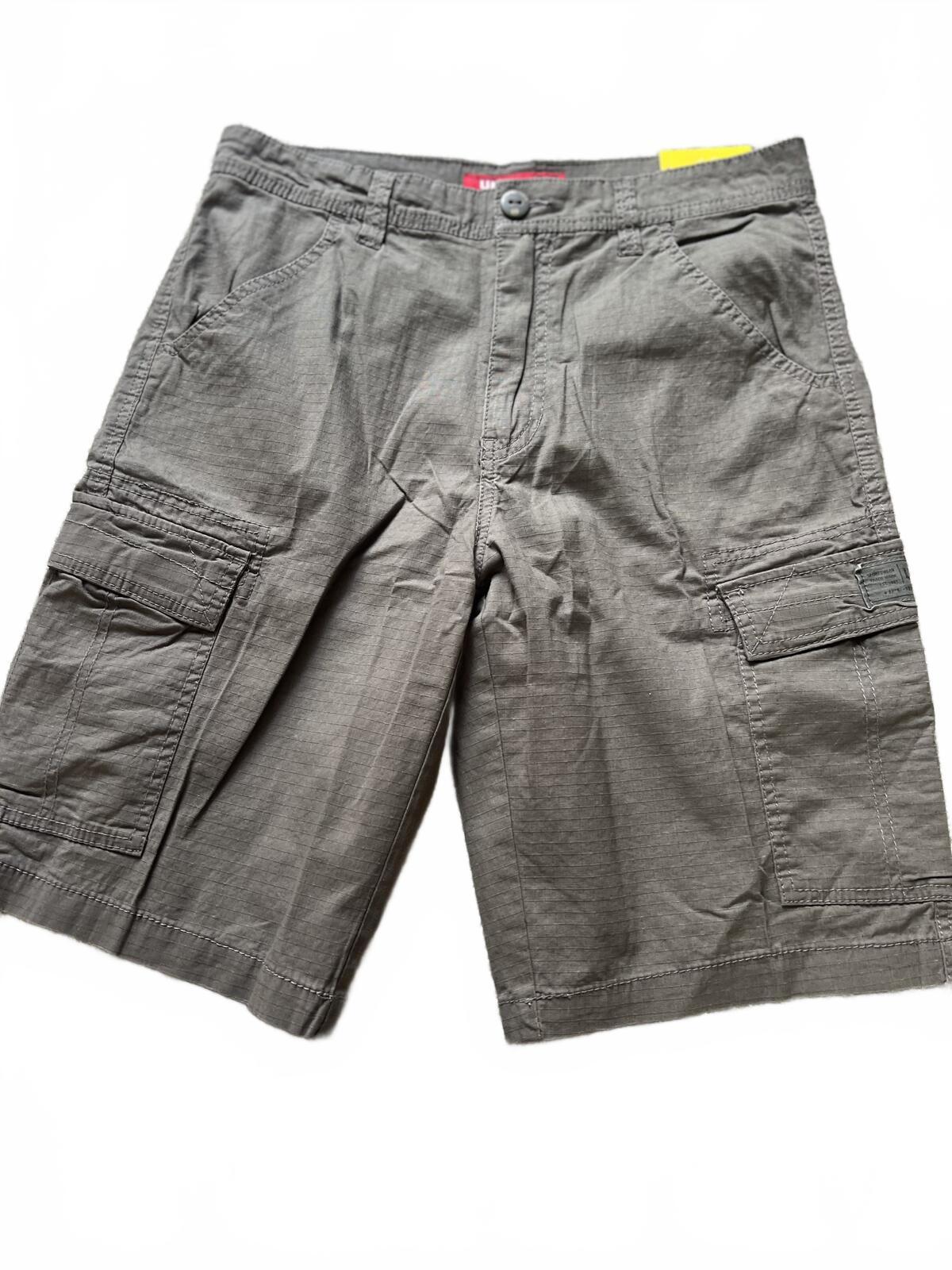 Unionbay grey cargo shorts, size 32” waist