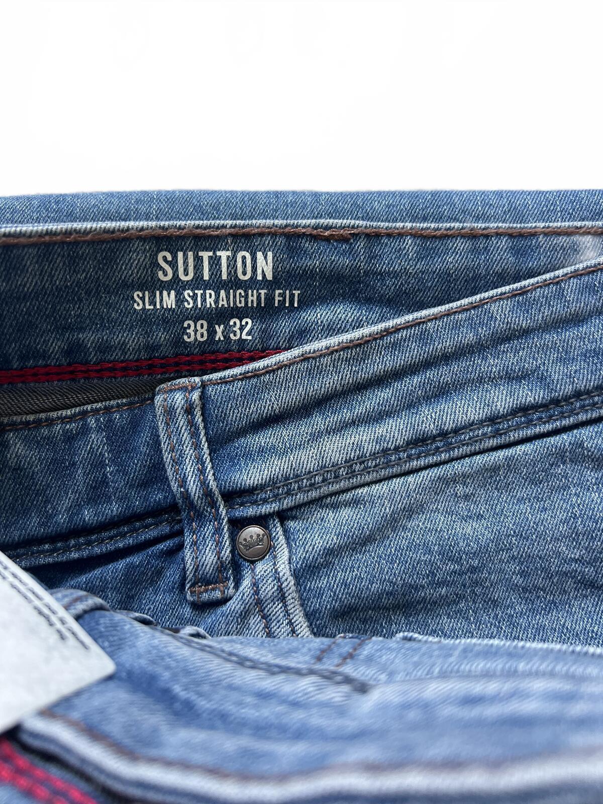 English Laundry light blue jeans, size 38” x 32”