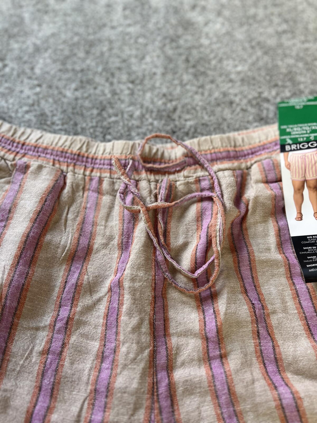 Ladies mid rise pink stripe shorts, size XL
