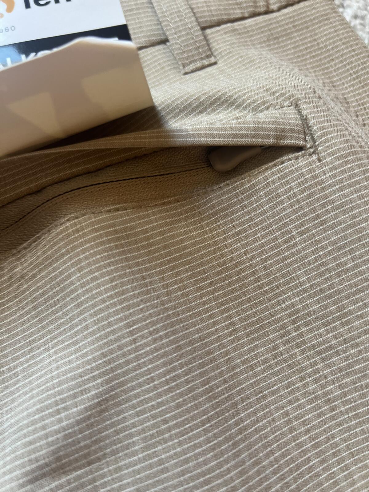 Hang Ten tan chino shorts, size 40” waist