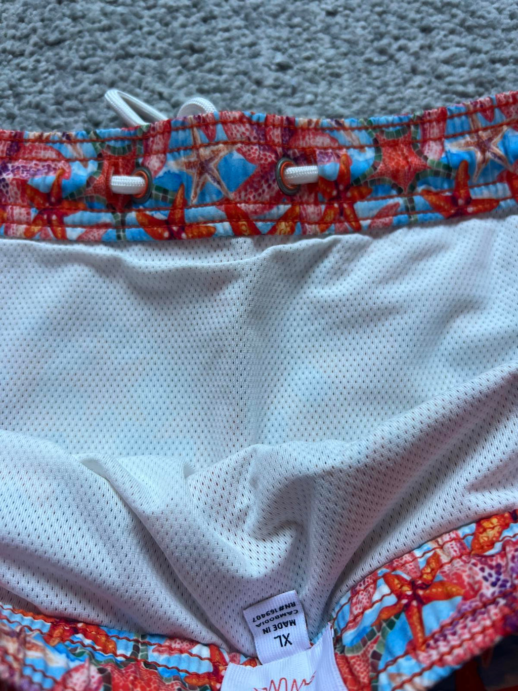 Swims men’s swim shorts, size XL