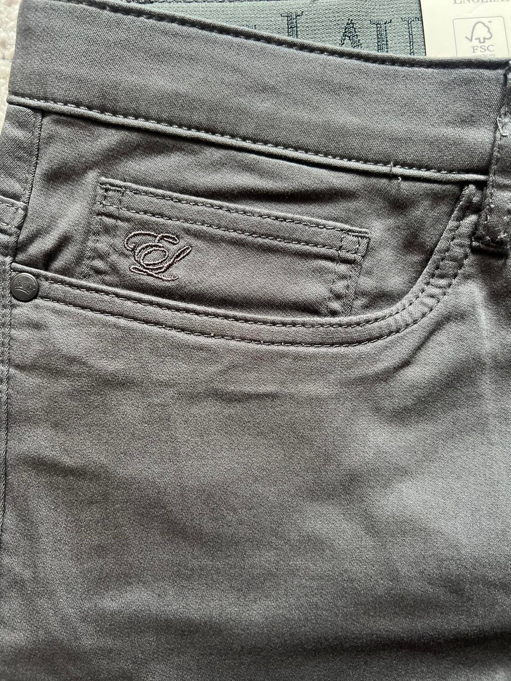 English Laundry grey 5-pocket chinos, size 32” x 30”