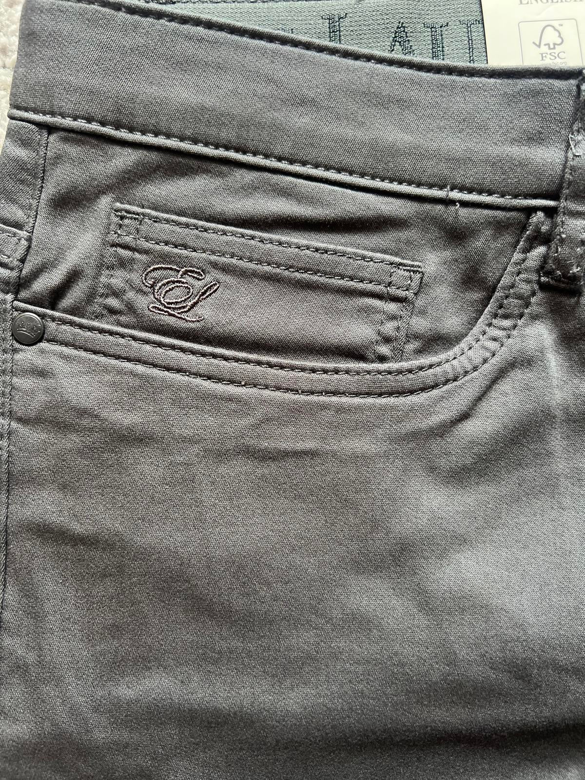 English Laundry grey 5-pocket chinos, size 32” x 30”